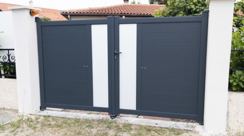 Chain Link Gate Assembly